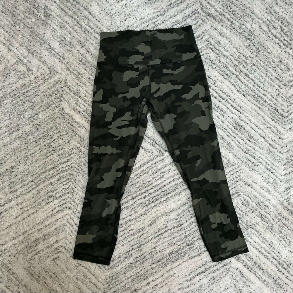 Lululemon | Align High-Rise Crop 23" Heritage 365 Camo Medium Olive size 8 - Picture 4 of 13